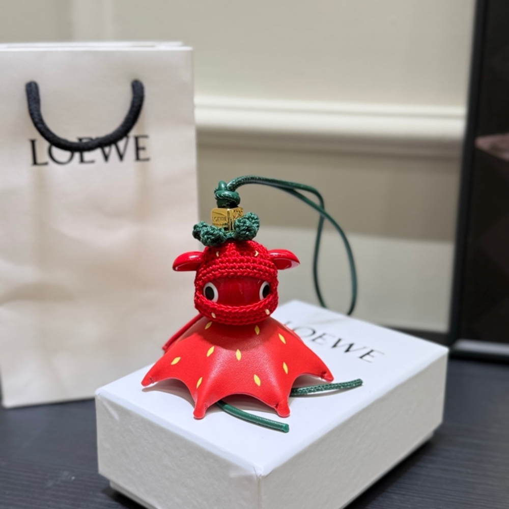 LOEWE Strawberry Elf Crochet Leather Bag Charm Pendant - Picture 6 of 10
